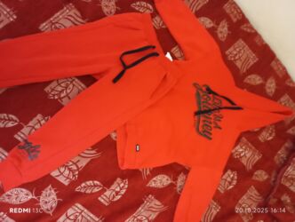 детский велюровый спортивный костюм: Başlıq: Uşaq üçün idman kostyumu Təsvir: - Brend: GLVR - Rəng: parlaq