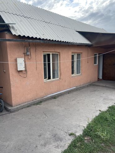 Долгосрочная аренда домов: 40 м², 2 комнаты, Парковка, Забор, огорожен