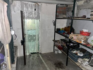 Köhnə tikili: Neftçilər metrosuna 5 dəqiqəlik məsafədə ev satılır(2 ev)1 otaq 3-ə -da lalafo.az — 13 Köhnə tikili: Neftçilər metrosuna 5 dəqiqəlik məsafədə ev satılır(2 ev)1 otaq 3-ə — 13