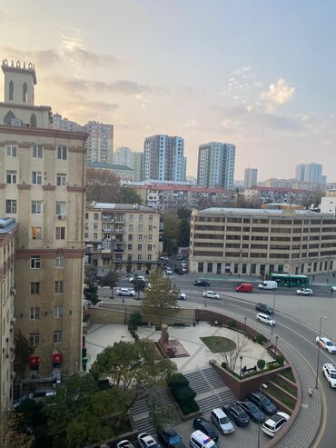 Mağazalar: Yasamal rayonu Dovlet Statistika Komitesinin yani bina prospektin — 15