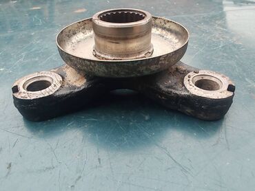 Auto delovi: Prirubnica menjaca Lada 21214 Niva novi tip sitni zubi. Polovno — 2