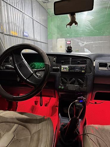 Унаа: Volkswagen Golf: 1992 г., 1.8 л, Кол менен иштөөчү, Бензин, Купе — 5