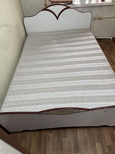 кровать двуспальная с ящиками: Двуспальная кровать, Б/у, С матрасом, длина - 2 см — 2