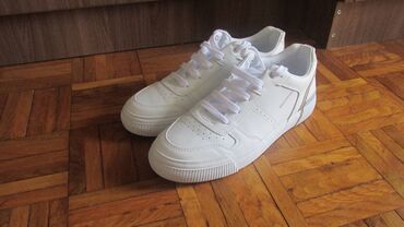 Women's Sneakers and athletic shoes: Graceland, 40, bоја - Bela na lalafo.rs — 3 Women's Sneakers and athletic shoes: Graceland, 40, bоја - Bela — 3