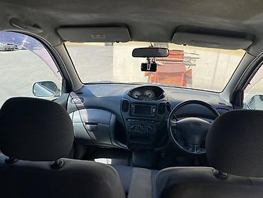 сидение тико: Toyota Funcargo: 2002 г., 1.3 л, Автомат, Бензин, Фургон — 9