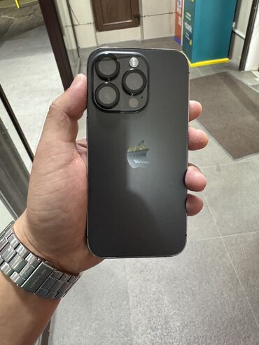 Apple iPhone: IPhone 14 Pro, Б/у, 128 ГБ, Черный, Защитное стекло, Чехол, 84 %