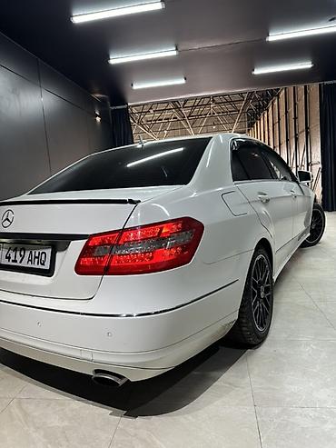 Mercedes-Benz: Mercedes-Benz E-Class: 2009 г., 3.5 л, Автомат, Бензин, Седан — 4