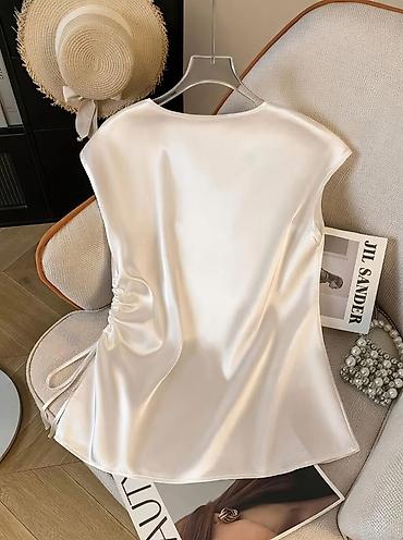 Köynək və bluzalar: Ölçü: XXL (44-46) Stil: V-yaxa, böyrü büzməli və ipli model Material — 8