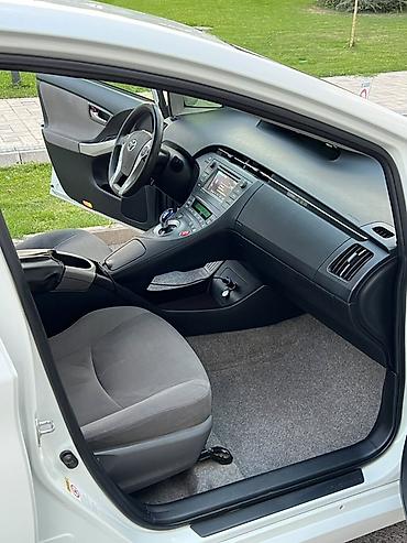 11700: Toyota Prius: 2015 г., 1.8 л, Автомат, Гибрид, Хэтчбэк — 10
