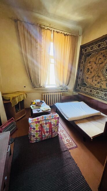 дом 100кв метров 4 комнаты район гостиницы ряжом 12 школа: 2 комнаты, 27 м², Общежитие и гостиничного типа, 2 этаж, Старый ремонт