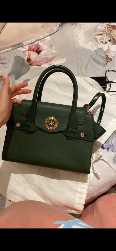 kişi cantasi: Micheal kors original canta boyuk olcu yeni kimidir 100 azn reng yasil