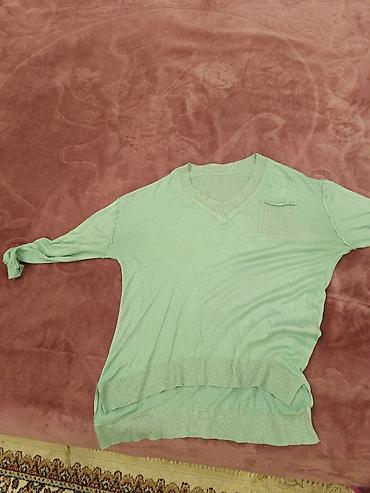 oversize: Salam. 2XL və ya XL razmerlərdə paltarlardl. Baha alinib . ümumi 50 — 4