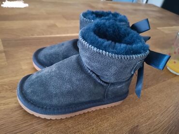 обувь 26 размер: Угги UGG натуральные (оригинал), 26 размера. Производство: Германия