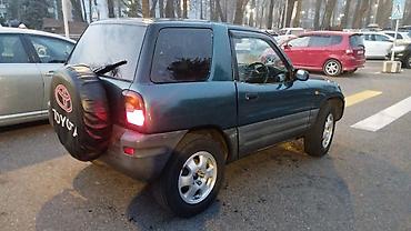 Toyota RAV4: 1995 г., Внедорожник