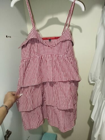 Digər qadın geyimləri: Gündəlik don, Mini, Bershka, M (EU 38)