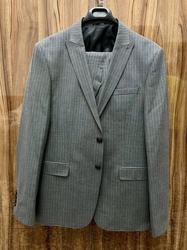 кольцо с бриллиантом бишкек цена: Мужской костюм, XL (EU 42), Bershka, Б/у, цвет - Серый, Самовывоз