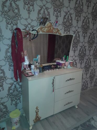 Qonaq otağı dəstləri: Masa və oturacaqlar — 16