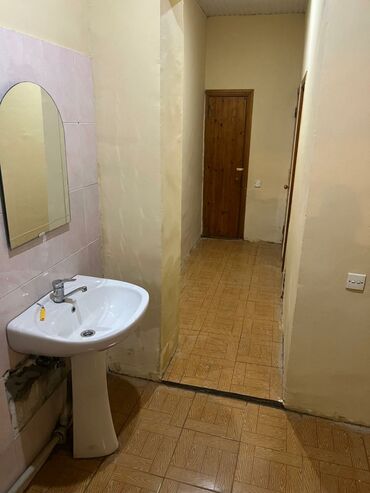 Uzunmüddətli kirayə mənzillər: Kirayə verilən mebel ilə təchiz olunmuş mənzil - Plan: geniş zal və 2 — 22