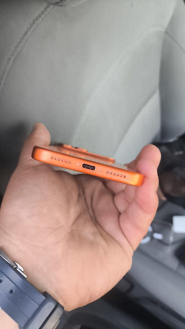 panel radiator: Dubaydir Məhsul: Narıncı rəngdə smartfon (USB‑C girişli) — 4