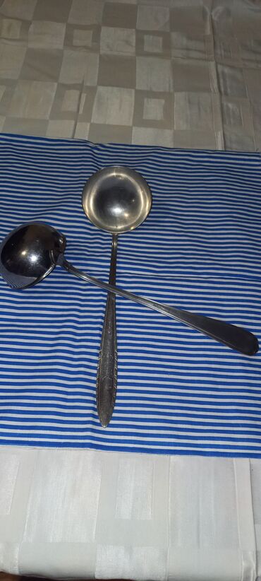 Kuhinjska oprema: Kutlace inox precnika 8 cm duzina drske 25cm cena po komadu 500 dinara
