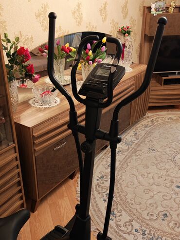 Elliptik trenajorlar: Elliptik trenajor – evdə kardio və ümumi bədən məşqləri üçün — 10