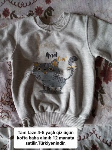 Koftalar, sviterlər: Geyimlerin tep tezesi de var icərisində bir iki defe geyilmişi de gül — 8