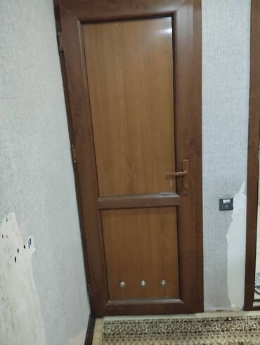 işlənmiş qapılar: Пластиковая дверь, 70х200 см, Б/у