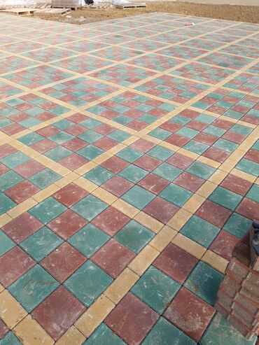 Dekorativ daşlar: Her nov tamet daslarinin ve barduyorlarin vurulmasi zeng ve whsapp — 24