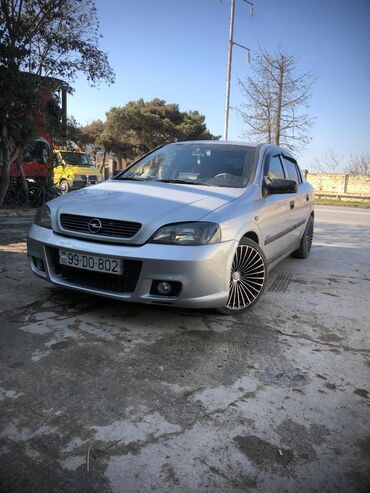 Təkərlər: Salam 4 bolt 17lik disk təkərlərlə qarışıq barter edilir .Yalnız