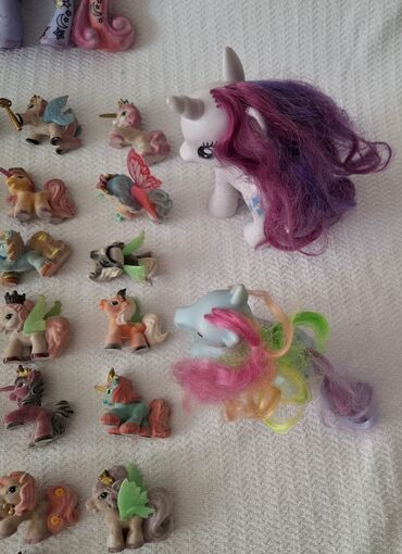 Igračke: Obiman set igračaka inspirisan serijalom My Little Pony. Uključuje na lalafo.rs — 7 Igračke: Obiman set igračaka inspirisan serijalom My Little Pony. Uključuje — 7