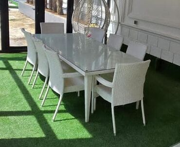 Masa və oturacaq dəstləri: Balkon üçün, İşlənmiş, Açılmayan, Dördbucaq masa, 8 stul