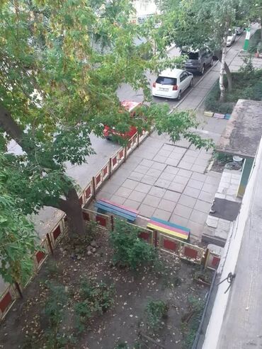 2 комнатная квартира в джале: 3 бөлмө, 62 кв. м, 105-серия, 2 кабат, Эски ремонт