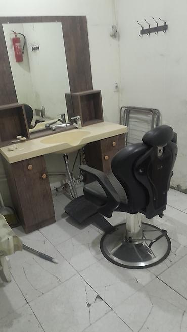 tibbi avadanlıqların satışı unvan: Cox tecili berber kreslosu ve mebel satilir 350 azn .mebel uvalnik — 1