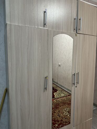 козырек для дома: Шкаф для одежды, Б/у, Прямой