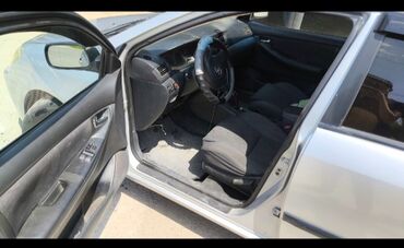 Toyota: Toyota Corolla: 2003 г., 1.4 л, Механика, Бензин, Хэтчбэк