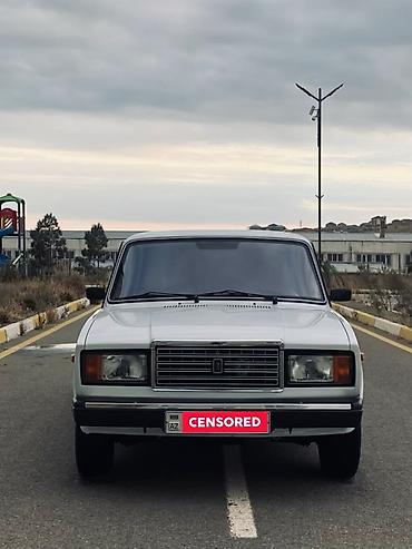 alpine yag: VAZ 2107 – klassik 4 qapılı sedan Xarici görünüş: - Rəng: ağ - — 1