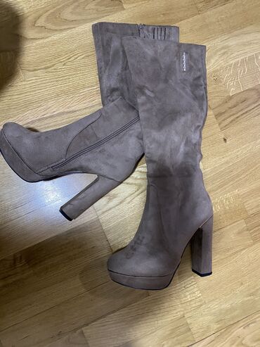 jeftine baletanke: High boots, 39