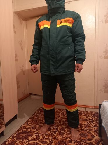 халаты мужские: Рабочий костюм новый зимний, с защитой от механических воздействий с