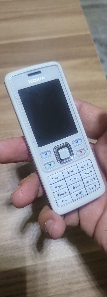 nokia e61: Nokia 6300 4G, Düyməli