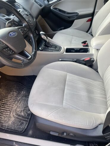 Ford: Ford Focus: 1 l | 2016 il 260 km Sedan — 5