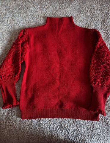 Свитеры: Женский свитер M (EU 38), цвет - Красный