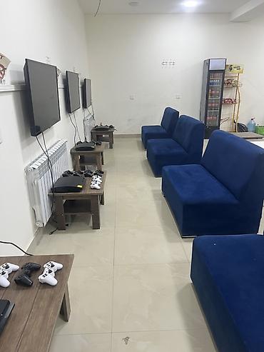 koşk satılır: PlayStation klub aksesuarları - Hər postda divara quraşdırılmış — 1