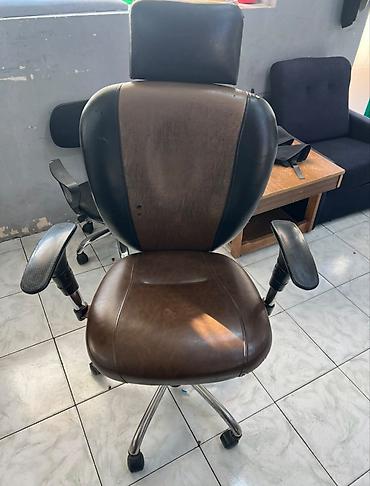 2 el mebeller: Erqonomik ofis/kreslo stulu - Material: qəhvəyi və qara rəngdə süni — 1