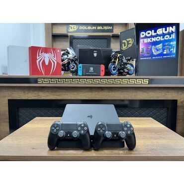 plesteyşn 4: Playstation 4 silim 1Tb 14 oyun 
2 yeni pakofka pult 
Zamanet verilir