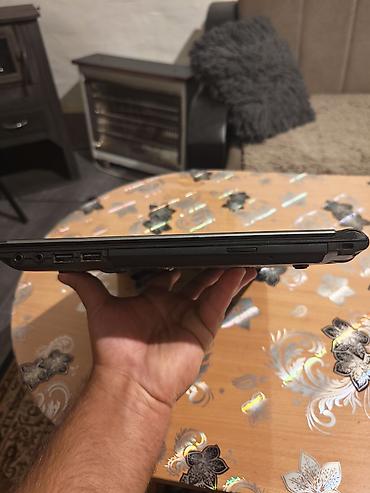 hdd: Medion akoya 14 inca odlican i brz laptop radi kao munja istaliran — 2