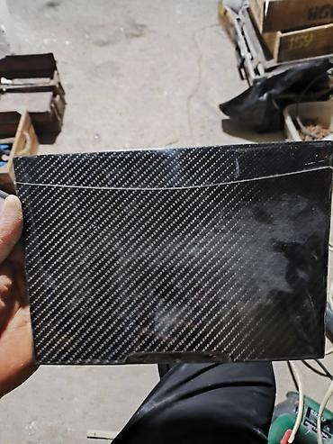 Другие детали кузова: Накладка на центральную консоль с отделкой карбон. Имеет U-образную — 7