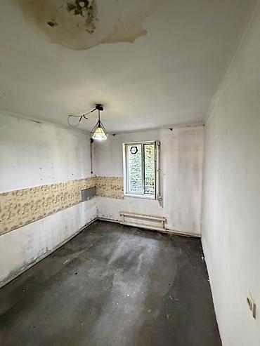 азиямол: Сдаю дом под бизнес в районе АЗИЯМОЛЛ. На участке 3соток. Квадратура — 6