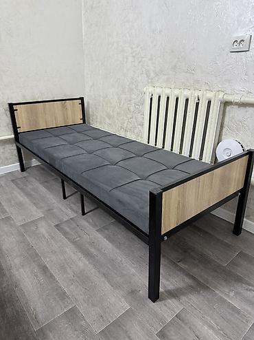 Мебель: Двухъярусная кровать-капсула с каркасом из металла и отделкой под дуб — 7