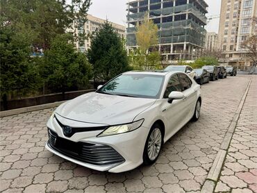 Toyota: Toyota Camry: 2018 г., 2.5 л, Вариатор, Гибрид, Седан