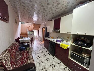 sumqayıtda həyət ev alqı satqısı: 7 комнат, 130 м², Нет кредита, Свежий ремонт